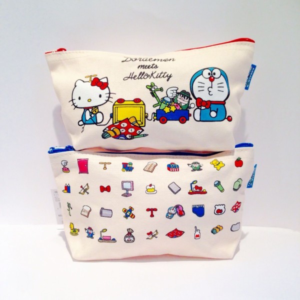 ドラえもん キティコラボ プリントポーチのご紹介 さんりお屋 ユニバーサルシティウォーク店