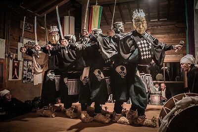 死ぬまでに絶対見たい仮面芸能 大日堂舞楽~五大尊舞 : 仮面の祝祭