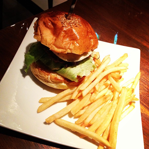 閉店 Daddy S Dining Cafe しょくいんしつ