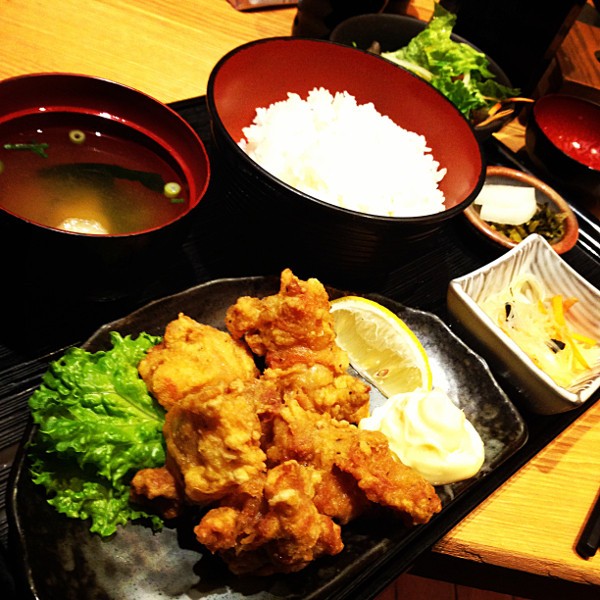 宮崎地鶏炭火焼 車 銀座一丁目店 1 しょくいんしつ