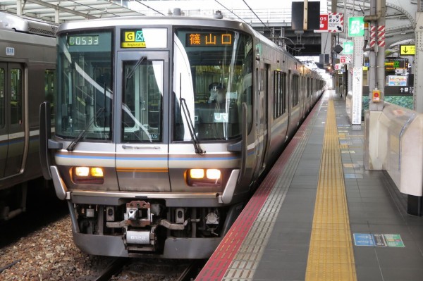 名作 ダイヤ改正で登場】 大阪駅でJR宝塚線の 「区間快速」 を撮る コレクション