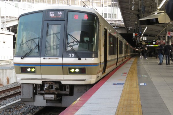 平日朝のみ】 新大阪駅で 221系の 「エキスポライナー」 を撮る （2025