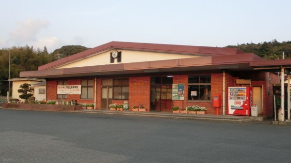 山陰線 山口地区】 滝部駅を訪れる （駅舎・駅名標・改札口