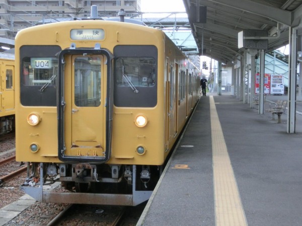 宇部新川駅で 朝だけ見られる行き先を撮る （長門本山行き、宇部岬行き