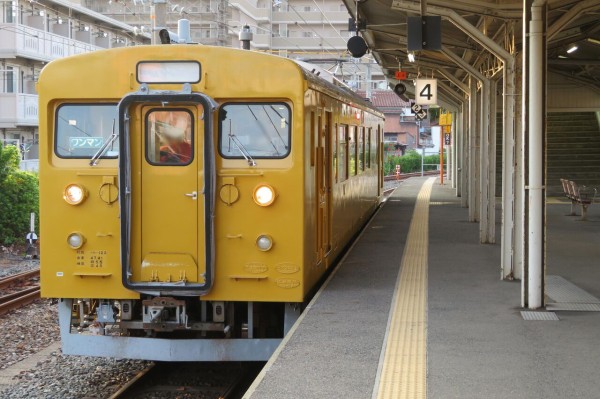 更新後】 宇部新川駅で 「長門本山行き」 を撮る （2022年8月） 【発車