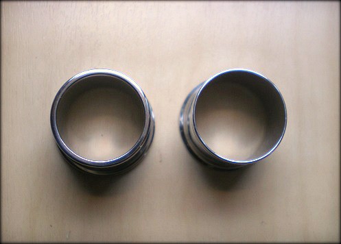 ボディピアス・シングルフレアアイレット、メーカー違いで見た目を比較