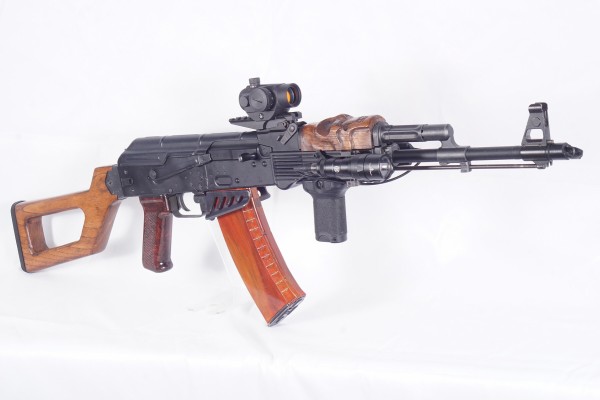 東京マルイの次世代電動ガンAK47とAKストームを合わせてフル