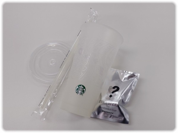 Starbucksのグミをイメージしたベアリスタのストローキャップが