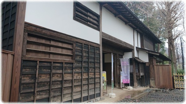 東京都国分寺市 旧本多家住宅長屋門 と 旧本多家住宅倉 という国分寺市指定の文化財 ｓａｖａ