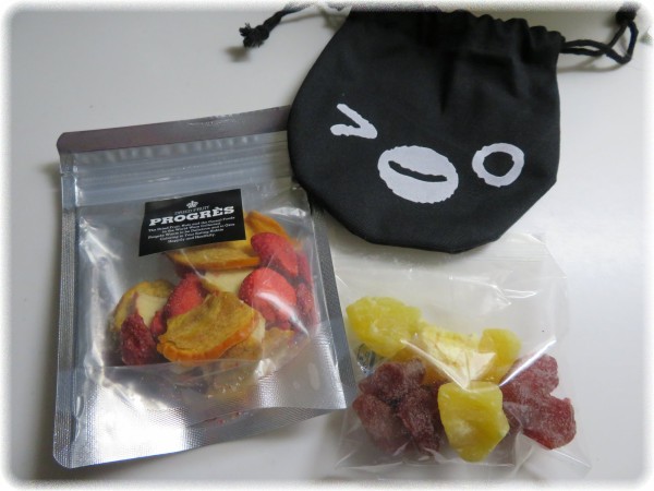 東京駅gransta プログレ のsuicaのペンギン巾着は結構作りが大雑把かも ｓａｖａ