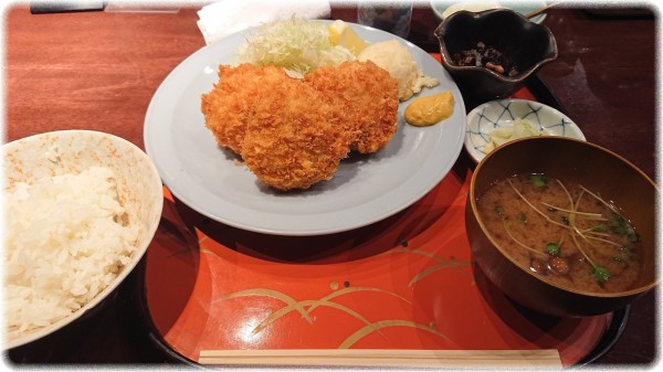 東京駅 八重洲 八重洲 とよだ でカニコロッケ定食を食す sava