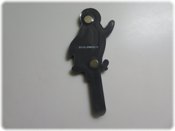 Suicaのペンギン「マグネットフック」が使い易くていい感じ。 : sava！