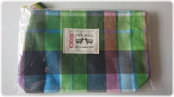 クリスマスファッション サントリーBOSS「AVOCA オリジナルフリーストートバッグ」は全3 バッグ
