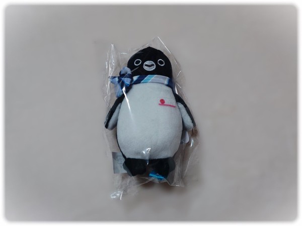 JR東日本車内販売サービス「Suicaのペンギン アテンダントマスコット
