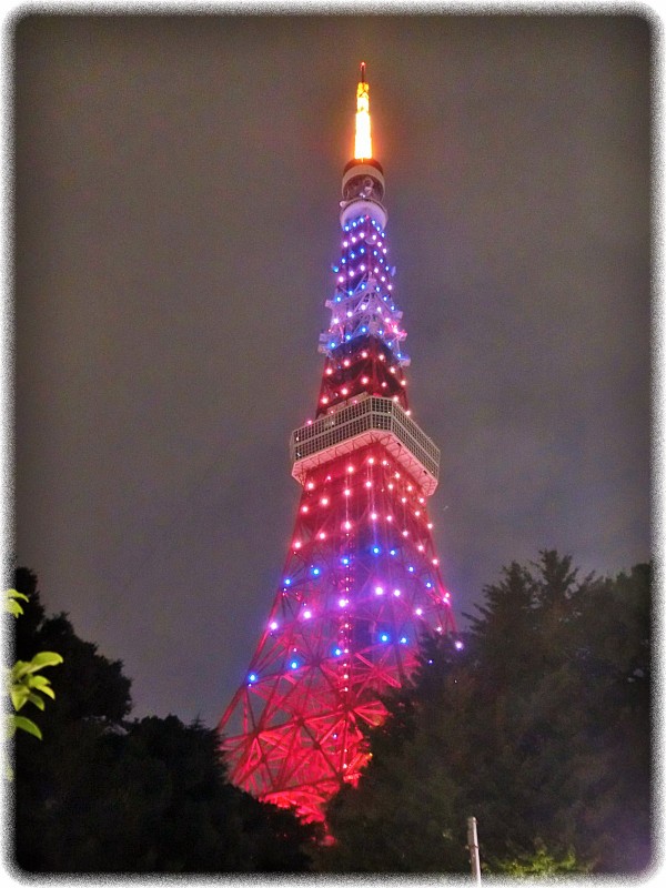 本日の東京タワーは マジック ハロウィン ダイヤモンドヴェール というハロウィン仕様のライトアップになってます ｓａｖａ