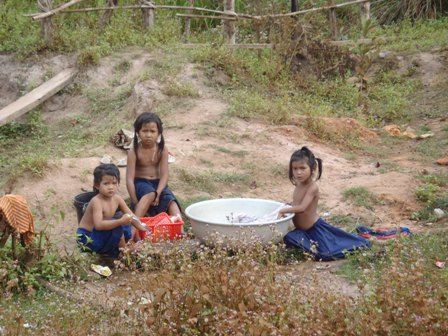 なぜ田舎の貧乏の人は学校に行けないか カンボジア人による カンボジアおすすめ日記