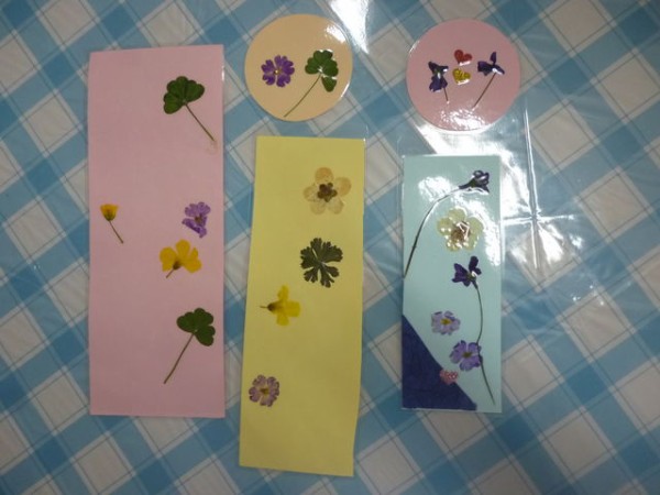 あだち弐番館 押し花のしおり作り さわやかダイアリー