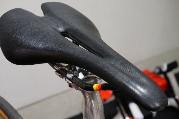 SPECIALIZED製本革サドル”PHENOM ANZA LEATHER”入荷しました！ : SBC