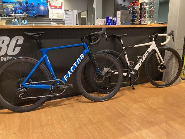 FACTOR O2 2nd genフレームセット+一体型ハンドル FACTOR O2 2nd genフレームセット+一体型ハンドル