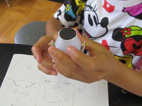 工作・糸であやつる人形「体操日本内村航平君がんばれ」 : 小学校理科