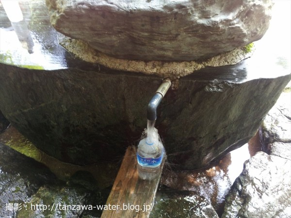 葛葉の泉 くずはのいずみ 丹沢の湧水と登山に役立つ水場