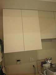 Ikeaで買ったキッチンの吊戸棚を取り付けました 過不足なく暮らす 狭小住宅が建つまで