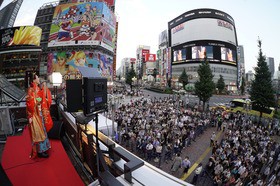 残酷な天使のテーゼ Matsuri Spirit 新宿の夜空に響き渡る 高橋洋子スペシャルイベントをレポート 声旬