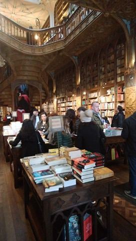 ハリーポッターの舞台 ポルトの世界で１番美しい本屋 レロ イ イルマオン 井上貴至の 地域づくりは楽しい