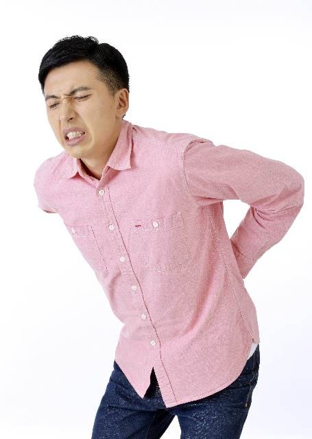 前にかがむと腰とお尻に痛み マッサージでない無痛整体療法 腰の痛みなら札幌の無痛整体 肩こり 腰痛回復センター