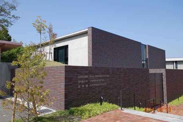 Jsca中部の 愛知県立芸術大学の音楽学部新校舎と吉村順三氏設計の講義棟の見学会 に参加して Sen Seiのブログ 渡辺誠一