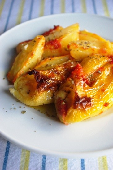 バナナピーマンのフェタ詰めとポテトのオーブン焼き ギリシャのごはん