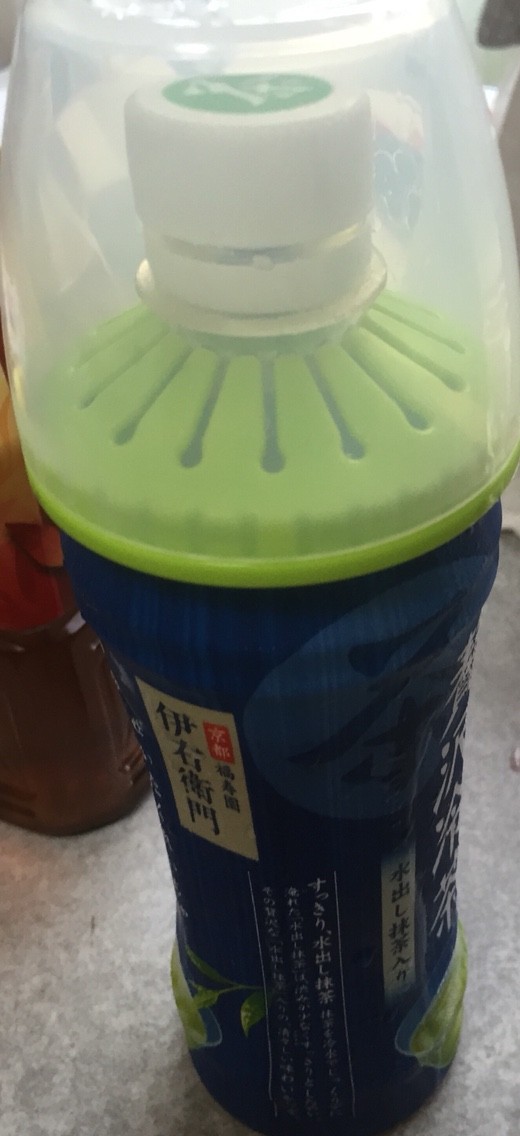 セリア ペットボトルに取り付けるコップ 明日の私