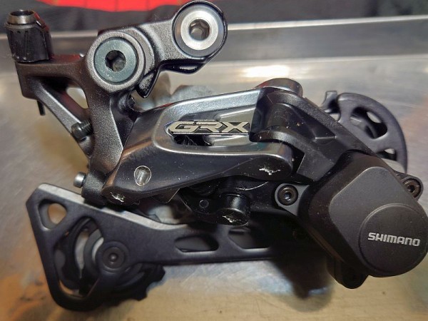 シマノ GRX RD-RX812 11速 リアディレイラー SL-RS700付き シマノ GRX RD-RX812 11速 リアディレイラー SL-RS700付き Amazon.co