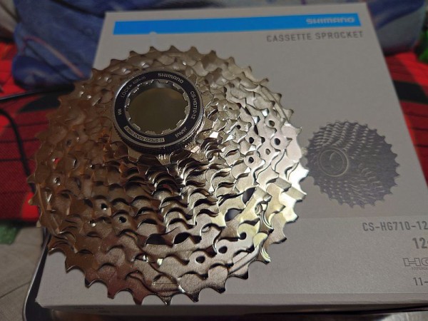 Shimano CS-HG8101 12速スプロケット 未走行 11-30 Shimano CS-HG8101 12速スプロケット 未走行 11-30 ロードバイク