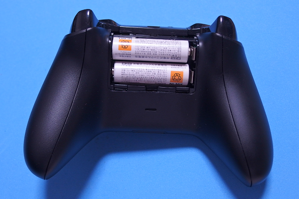 Xbox One コントローラー用の充電バッテリーを入手 ハードディスクメンテナンス