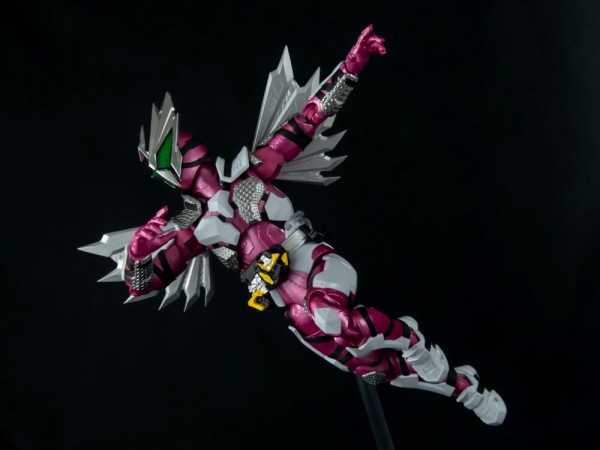 S. H. Figuarts 仮面ライダー滅スコーピオン　迅フライングファルコン S.H.Figuarts 仮面ライダー迅 フライングファルコン | 魂ウェブ