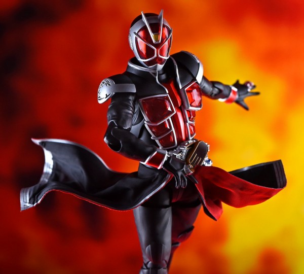 11/23店頭でショータイム！「S.H.Figuarts（真骨彫製法）仮面ライダーウィザード フレイムスタイル」製品サンプルレビュー :  S.H.Figuarts(エス・エイチ・フィギュアーツ) スタッフブログ