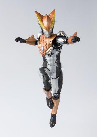 S.H.Figuarts色に染め上げろ！ウルトラマンR／B(ルーブ