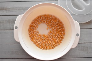 100均のレンジ用即席ラーメン容器で作るポップコーンがヘルシーで美味しいと話題 四万十住人の 簡単料理ブログ Powered By ライブドアブログ 100均のレンジ用即席ラーメン容器で作るポップコーンがヘルシーで美味しいと話題 四万十住人の 簡単料理ブログ Powered By ライブドアブログ