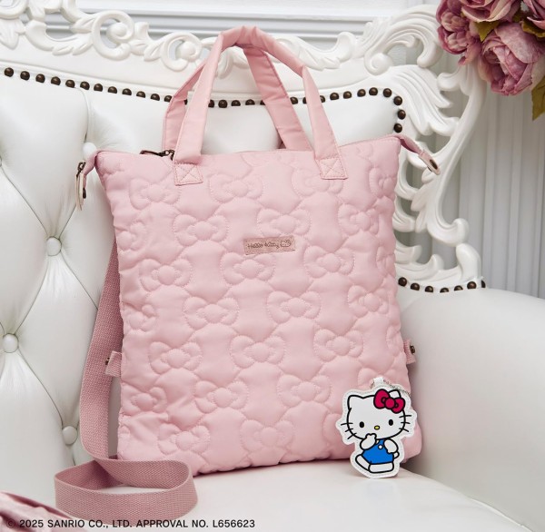 再入荷】ハローキティピンク メタリックキルティングキューブ