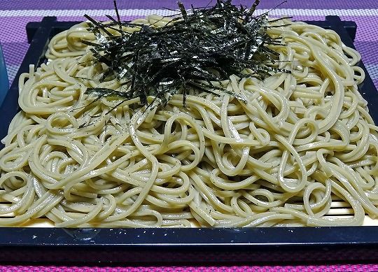 今朝も、戸隠そば本舗の麺一筋「茶蕎麦」♪ : 食いしん坊シモさん