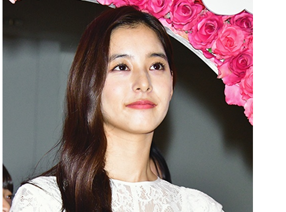 新木優子 微笑みショットに歓喜の声 癒される笑顔 気になる話題