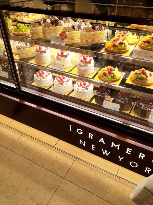 グラマシーニューヨーク 季節のホール カットケーキ 今日は何食べる 全国お土産日記