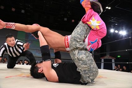 効いているのか意味不明なプロレス技wwwwwwwwwww あっ1000なよ 新日本プロレス2ちゃんまとめ