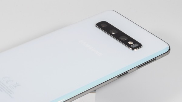 Galaxy S10 海外版 レビュー 第1回：完成度の高まったS10の美しい ...