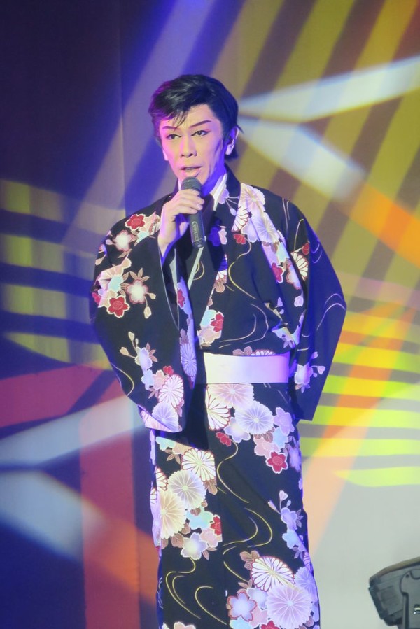 新世界の中心で ティーイービー を叫ぶ たつみ演劇box 朝日 小屋っ子の戯言