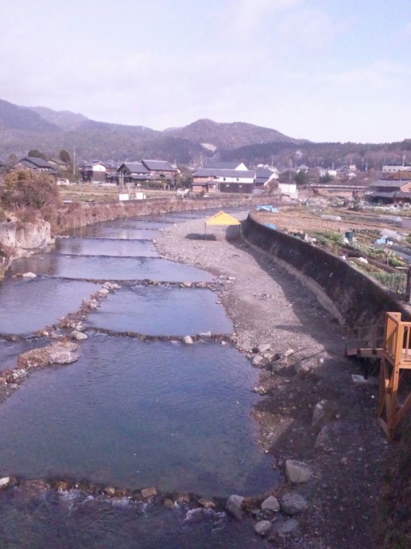 大阪駅から45分 大阪近郊の管理釣り場 芥川マスつり場 1日3500円でニジマスがよく釣れる管釣りです 関西 エリアトラウト 猪丸の釣りとグルメと