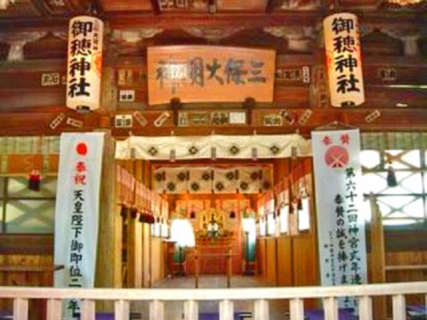 人気のパワースポット 何でも願い事がかなうとされる神馬(叶え馬) 御穂神社(三保大明神) (静岡県静岡市清水区(旧清水市)三保1073) :  00shizuoka静岡観光おでかけガイド