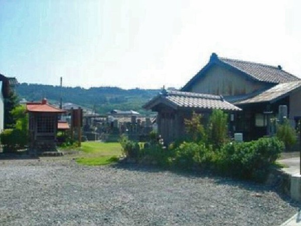 歌舞伎「白波五人男」のモデルになった盗賊 日本左衛門首塚 宅円庵