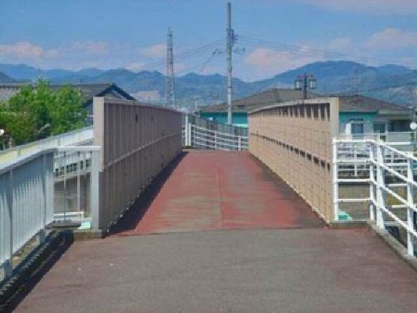 珍しい線路をまたぐ 谷津沢川水路橋 静岡県静岡市清水区上原 吉川 静岡鉄道 静岡清水線 狐ヶ崎駅の東 00shizuoka静岡観光おでかけガイド